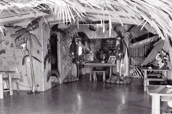 black and white tahitian room